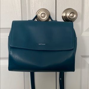 Matt & Nat vegan leather bag in dark blue!